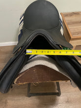 Load image into Gallery viewer, 16.5” Black Wintec AP English Synthetic Saddle