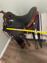 Load image into Gallery viewer, 17.5” Parelli Western Saddle