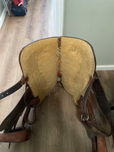 Load image into Gallery viewer, 16” Trails End Jim Kelly Western Saddle