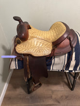 Load image into Gallery viewer, 14” Round Skirt Western Saddle