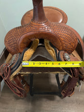 Load image into Gallery viewer, 16.5” Dale Chavez Western Saddle