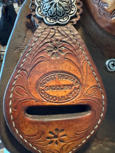 Load image into Gallery viewer, 15” Scott Thomas Trophy Western Barrel Saddle