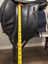Load image into Gallery viewer, 17.5&quot; Devoucoux Milady Monoflap Dressage