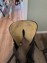 Load image into Gallery viewer, 16” Wintec Western Saddle