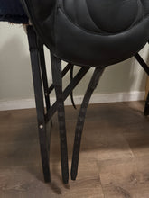 Load image into Gallery viewer, 17” Antares Cadence Monoflap 2005 Dressage Saddle