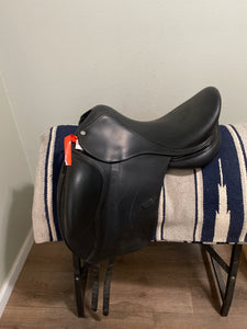 17” Equipe Monoflap Dressage Saddle