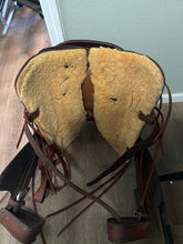 Load image into Gallery viewer, 15” Western Saddle