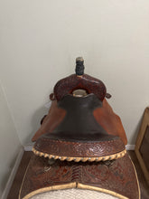 Load image into Gallery viewer, 16” Circle Y Barrel Saddle