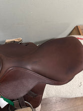 Load image into Gallery viewer, 16.5” Ovation Adjustable AP Saddle