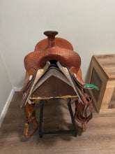 Load image into Gallery viewer, 16” Dakota Penning Western Saddle