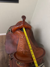 Load image into Gallery viewer, 16.5” Tucker Western Saddle