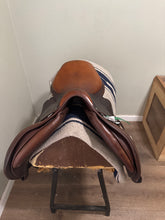 Load image into Gallery viewer, 17” Antares 2001 English Saddle