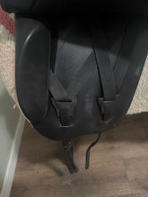 Load image into Gallery viewer, 18” DT Saddlery Dressage Saddle