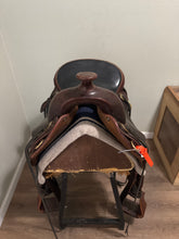 Load image into Gallery viewer, 17.5” Parelli Western Saddle