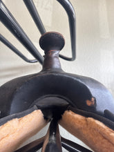 Load image into Gallery viewer, 16.5” Abetta Hybrid Western Saddle