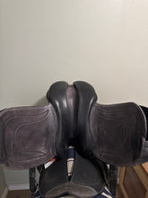 Load image into Gallery viewer, 17” Gaston Mercier Endurance Saddle