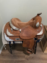 Load image into Gallery viewer, 16.5” Broken Horn Western Saddle