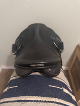 Load image into Gallery viewer, 17” Stubben Tristen Dressage Saddle