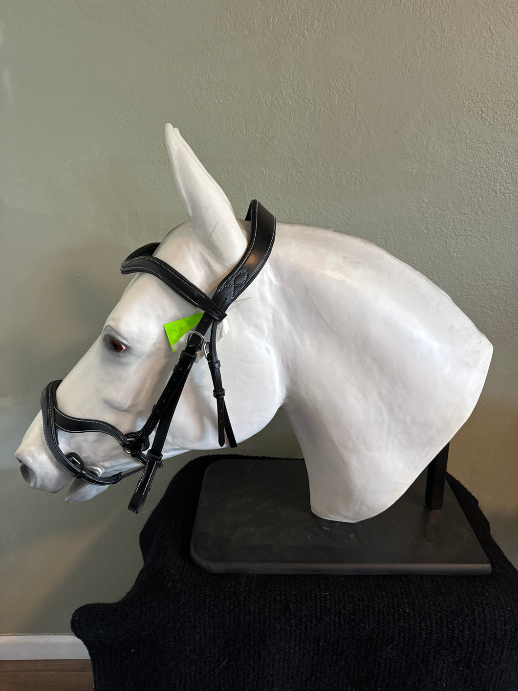 Exion Pro Innovative Anatomical Bridle With Flash