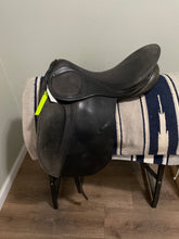 Load image into Gallery viewer, 18.5” Stubben Dressage Saddle