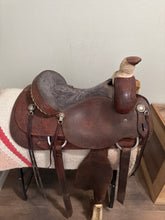 Load image into Gallery viewer, 15.5 Western Rope Saddle