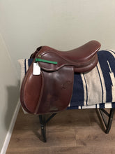 Load image into Gallery viewer, 15 3/4” HDR Jump Saddle