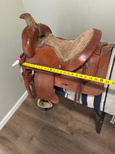 Load image into Gallery viewer, 15” Roping Western Saddle