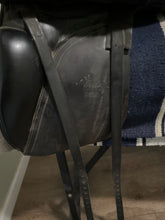 Load image into Gallery viewer, 18” Rembrandt Dressage Saddle