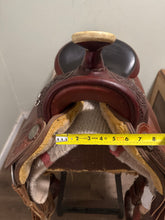 Load image into Gallery viewer, 16.5 Circle Y Arabian Equitation Saddle