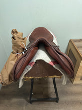 Load image into Gallery viewer, 17.5 Pessoa Heritage Jump Saddle