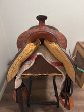 Load image into Gallery viewer, 16” Crates Reiner