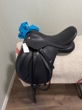 Load image into Gallery viewer, 16” Wintec Adjustable AP English Saddle