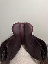 Load image into Gallery viewer, 17" CWD 2GS 2023 Jump Saddle