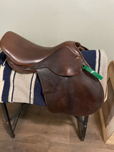 Load image into Gallery viewer, 16.5” Collegiate AP English Saddle