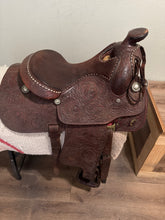 Load image into Gallery viewer, 15.5” Western Saddle