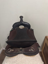 Load image into Gallery viewer, 16.5” Abetta Hybrid Western Saddle