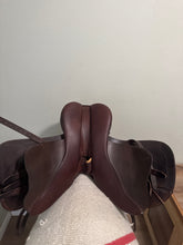 Load image into Gallery viewer, 16.5” Ovation Adjustable AP Saddle