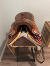 Load image into Gallery viewer, 15.5&quot; Timberline Western Saddle