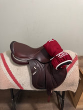 Load image into Gallery viewer, 17" CWD 2GS 2023 Jump Saddle