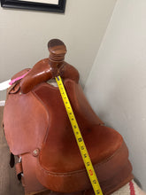 Load image into Gallery viewer, 15.5” Dakota Roping Western Saddle