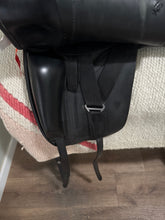 Load image into Gallery viewer, 17” Riveria Domina Dressage Saddle