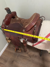Load image into Gallery viewer, 16" Double J Roping Saddle