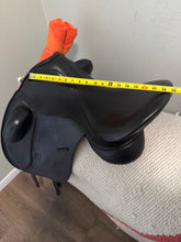 Load image into Gallery viewer, 17.5” JRD Custom Dressage Saddle