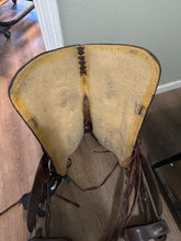Load image into Gallery viewer, 16” Circle Y Trail Western Saddle