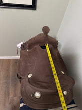 Load image into Gallery viewer, 15.5” Tough 1 King Synthetic Western Saddle