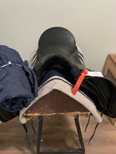 Load image into Gallery viewer, 17.5” Schleese Dressage Saddle