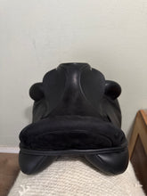 Load image into Gallery viewer, 17” Custom Monoflap Dressage Saddle