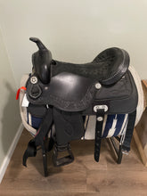 Load image into Gallery viewer, 17” King Series Synthetic Western Saddle