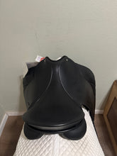 Load image into Gallery viewer, 17.5” Passier Dressage Saddle