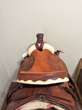Load image into Gallery viewer, 16” Southern Roping Saddle